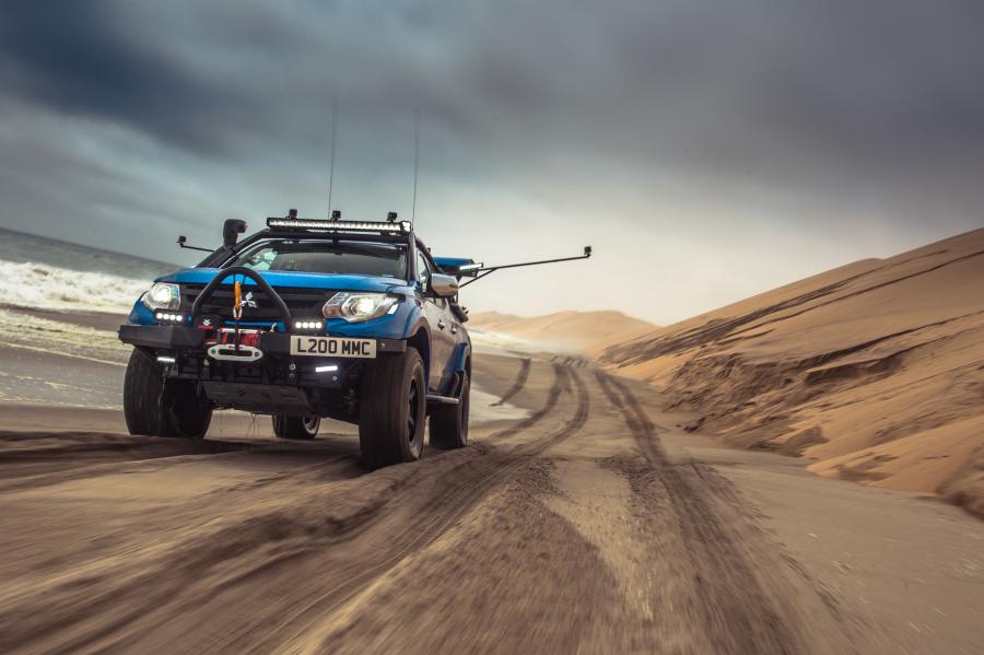  Mitsubishi L200 Desert Warrior 2017 года  (фото 13 из 15)